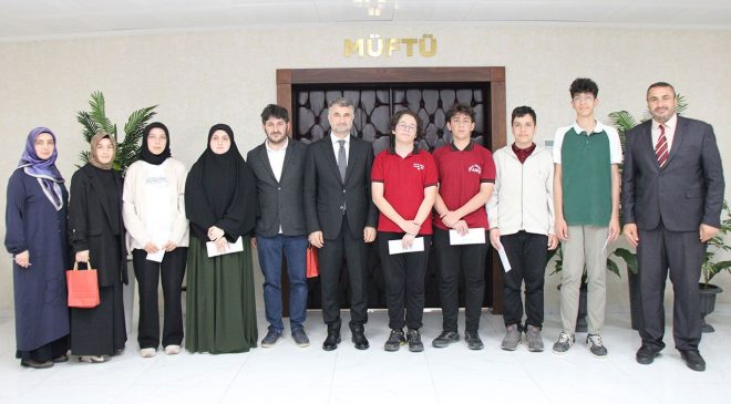 Amasya’da gençler umreyle ödüllendirildi