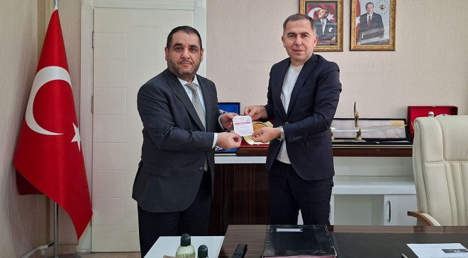Başkan Uyan, kurbanını TDV’ye emanet etti