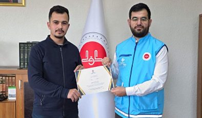 Çandır’da gençler ilk kurban vekaletlerinin TDV’ye verdiler
