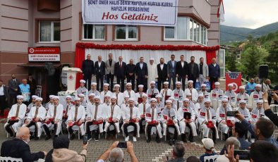 Çaycuma’da hafızlar icazet sevinci yaşadı