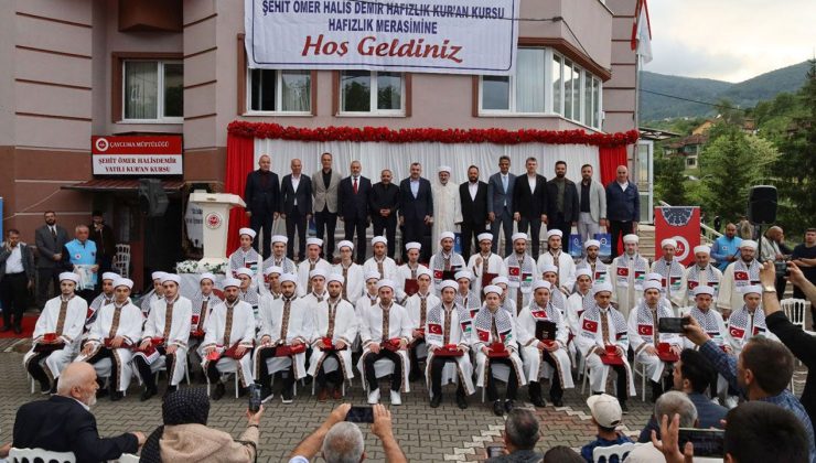 Çaycuma’da hafızlar icazet sevinci yaşadı