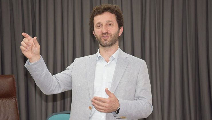 Dr. Albayrak: Zirve azim ve kararlılıkla yürüyenlerindir