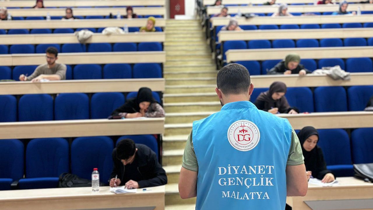 Gençler, "İrfan" yolunda yarıştı