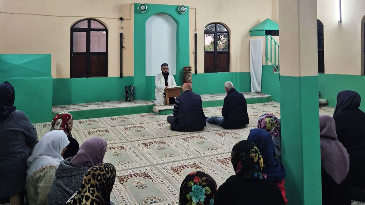 Gönüllü irşad faaliyeti yürütüyor