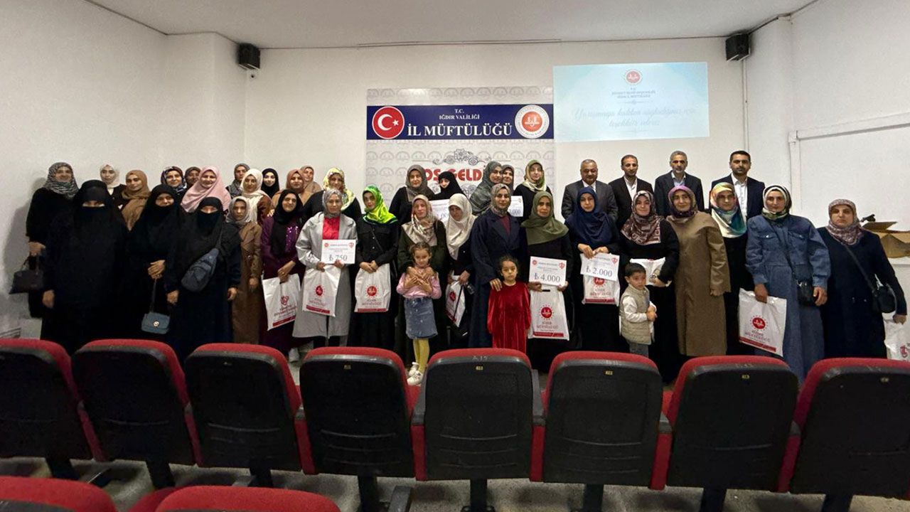 Iğdır'da Kur'an kursu öğrencileri bilgide yarıştı