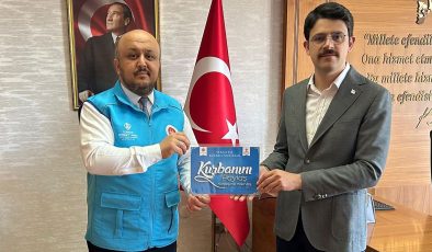 Kaymakam Eskimez, kurbanını TDV’ye verdi