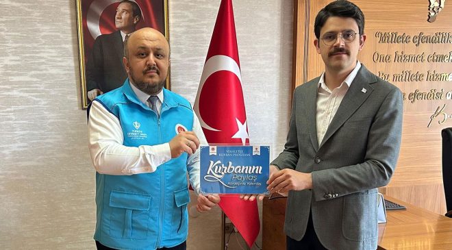 Kaymakam Eskimez, kurbanını TDV’ye verdi