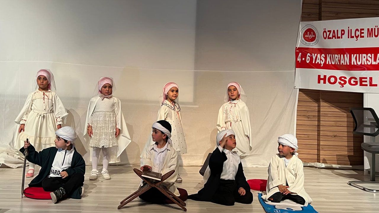 Özalp’ta 4-6 miniklerin yıl sonu programı