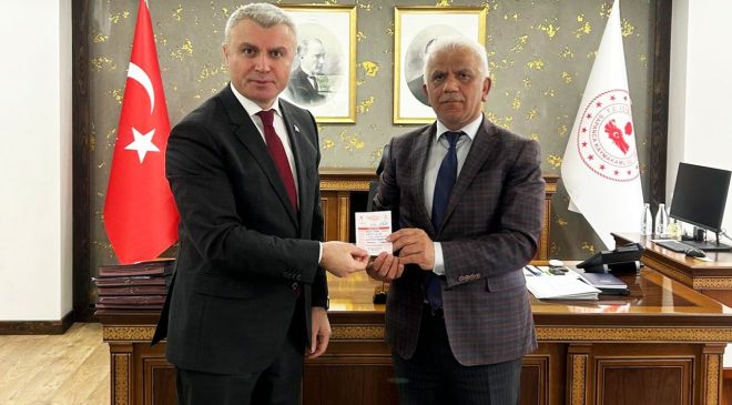 Sapanca Kaymakamı Yazıcı, kurbanını TDV’ye emanet etti