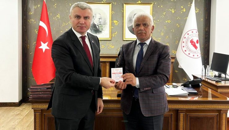 Sapanca Kaymakamı Yazıcı, kurbanını TDV’ye emanet etti