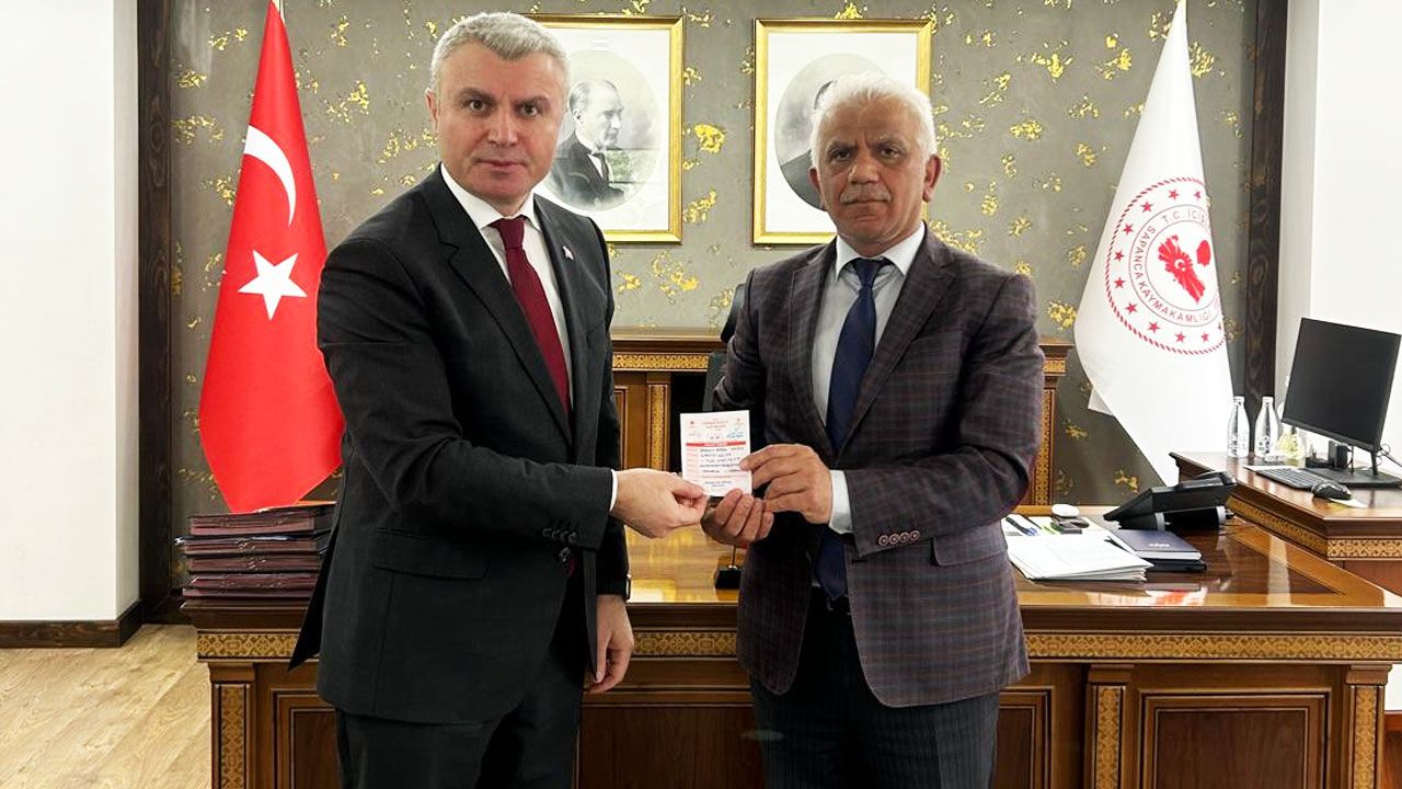 Sapanca Kaymakamı Yazıcı, kurbanını TDV'ye emanet etti