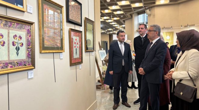 Üsküdar’da “İzler ve Yorumlar” sergisi düzenlendi