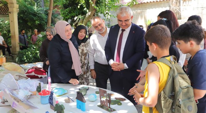 Adana’da “Hayata Köprü Sanat Projesi” eserleri sergilendi
