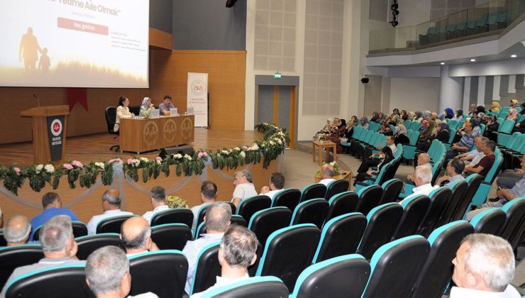 Balıkesir’de yetimlere yuva olma çağrısı yapıldı