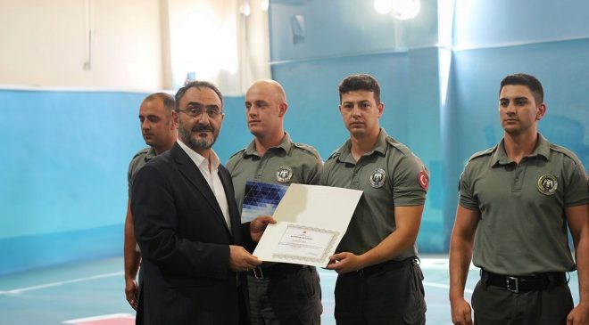Bursa’da polisler “Baba Okulu”ndan mezun oldu