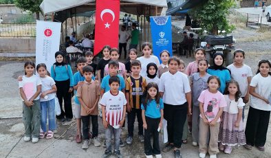 Derecik’te TDV iş birliğiyle ilk kez “Kitap Fuarı” açıldı