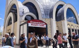 Hacı Sait Camii’nde ilk Cuma kılındı