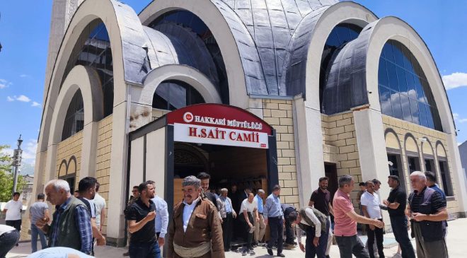 Hacı Sait Camii’nde ilk Cuma kılındı