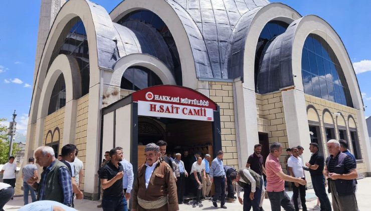 Hacı Sait Camii’nde ilk Cuma kılındı