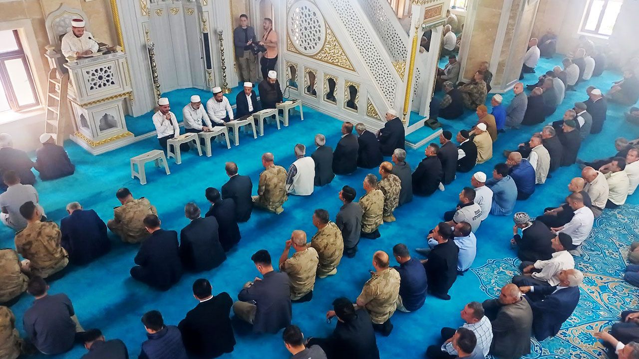 Hakkari'de şehitler için mevlit programı düzenlendi