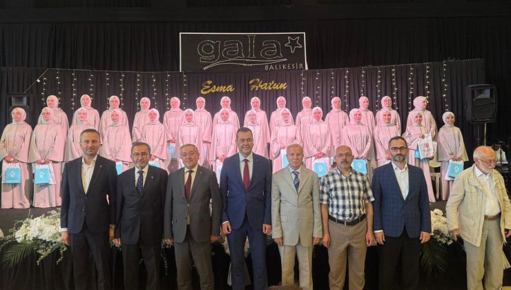 Karasi’de 28 hafız taç giydi