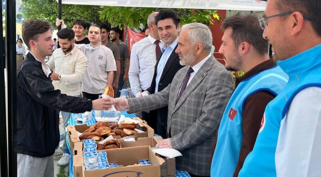 Müftülükten öğrencilere ikram