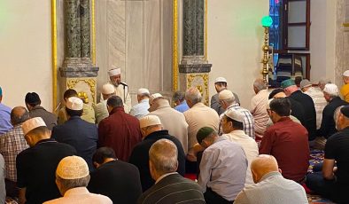 Zağnos Paşa Camii’nde sabah namazı buluşması düzenlendi