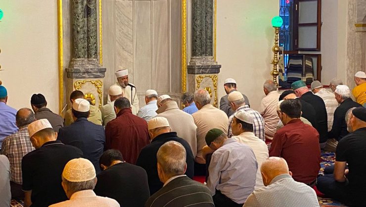 Zağnos Paşa Camii’nde sabah namazı buluşması düzenlendi