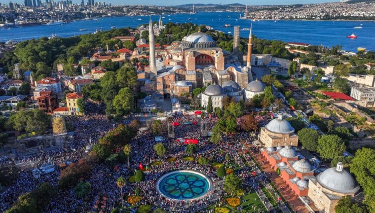 Arpaguş: Ayasofya’da yankılanan ezan İslam toplumları için diriliş muştulamaktadır