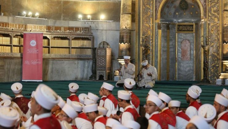 Ayasofya’da 15 Temmuz şehitleri için 253 hafızla hatim yapıldı