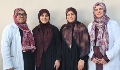Bozyazı’daki kardeşler üniversite eğitimiyle birlikte hafız oldular