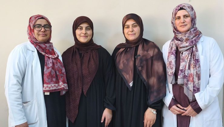 Bozyazı’daki kardeşler üniversite eğitimiyle birlikte hafız oldular