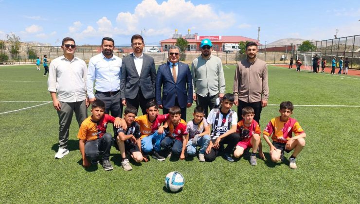 Çaldıran’da Yaz Kur’an Kursu öğrencileri futbol turnuvasında buluştu