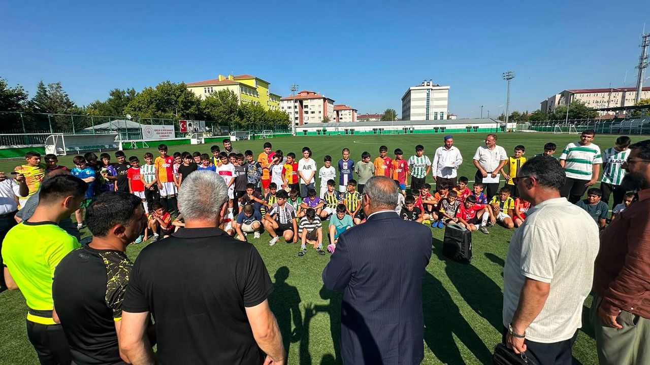 Iğdır'da Yaz Kur’an Kursu Öğrencileri Futbol Turnuvası başladı