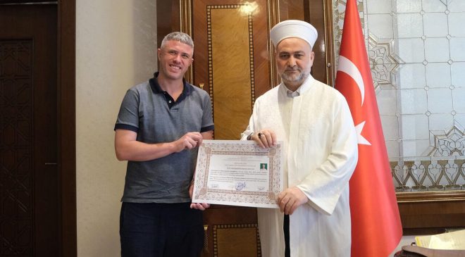 İngiliz vatandaşı Peter Jonathon Adana’da Müslüman oldu