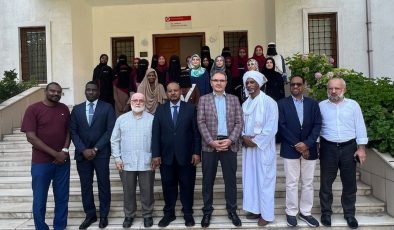 Sudan İstanbul Başkonsolosu Dirar öğrencileri ziyaret etti