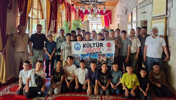 Suşehri’de hafızlık öğrencileri gezide buluştu