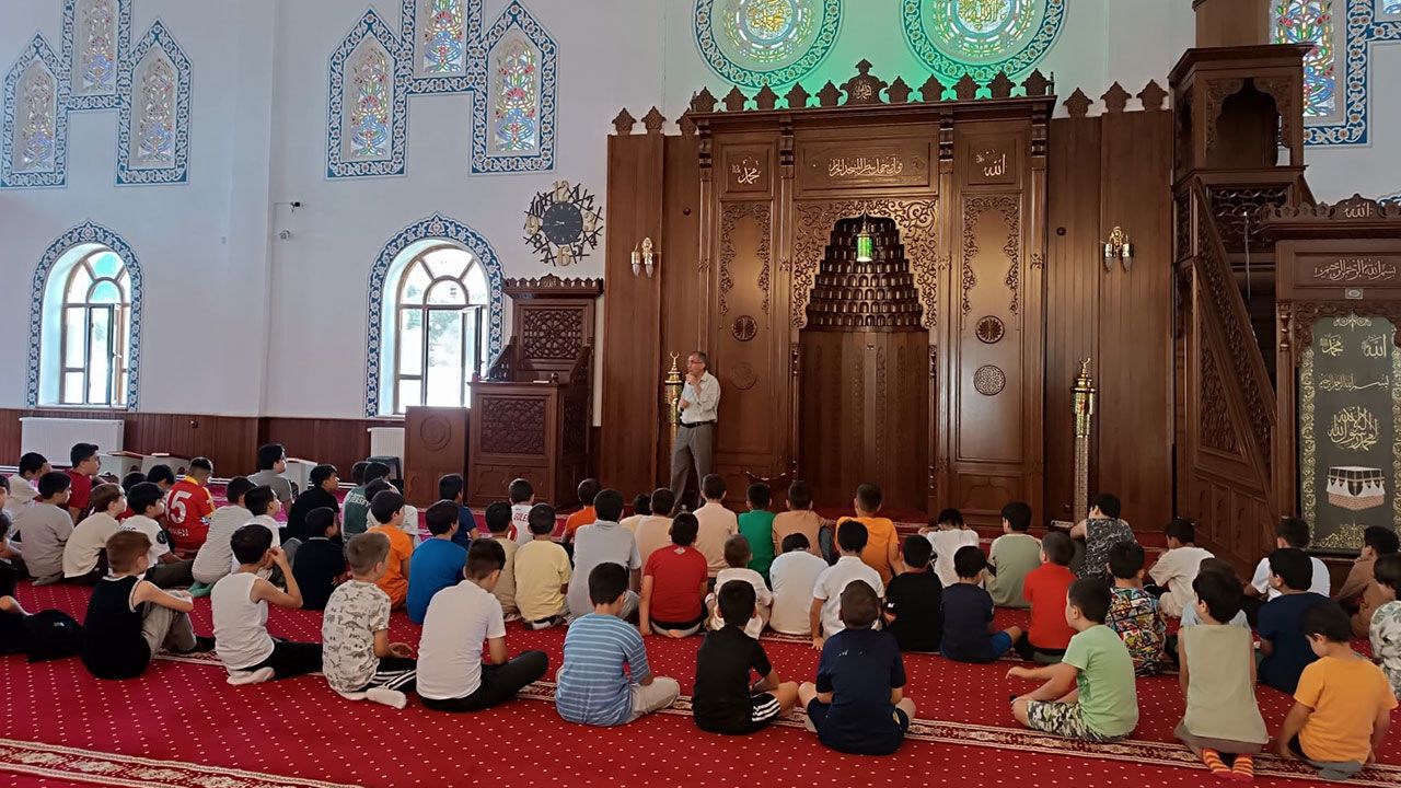 Van'da "Hz. Peygamber ve Güzel Ahlak" sohbetleri sürüyor